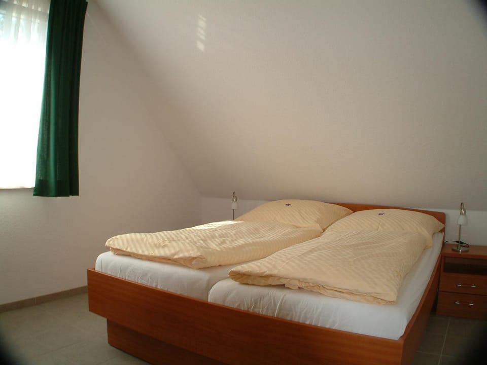 Bed, Photo of the whole room, Decorative detail