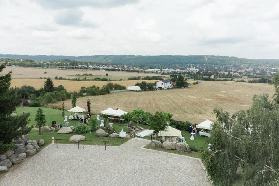 Nearby landmark, Spring, Day, Natural landscape, View (from property/room), Balcony/Terrace, City view, Garden view, Mountain view