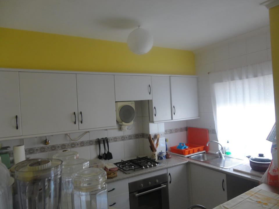 Coffee/tea facilities, Kitchen or kitchenette, Dining area