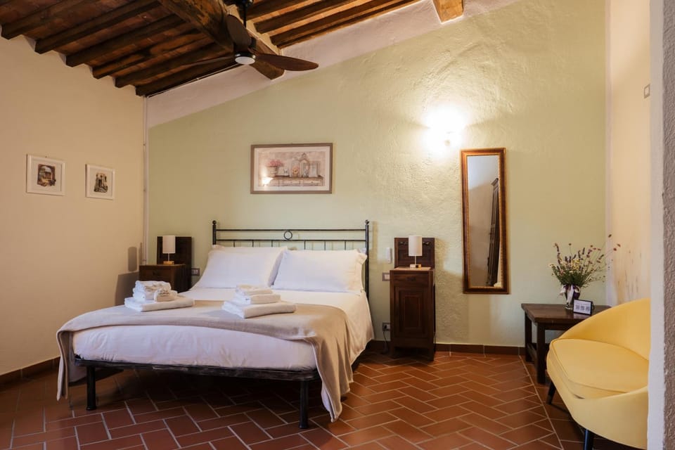 Terre di GIORGIO Agriturismo Villa la Palazzetta Farm Stay in Tuscany