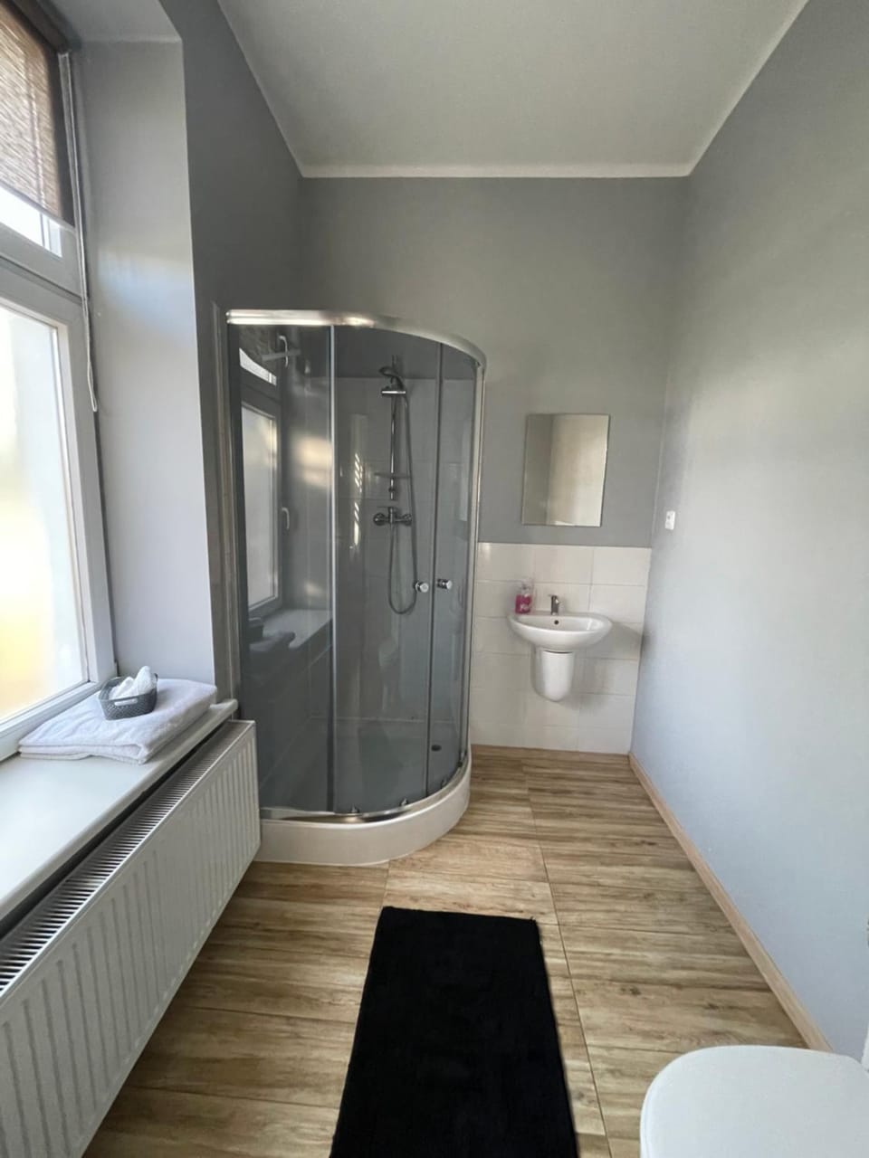 Shower, Toilet, Bathroom