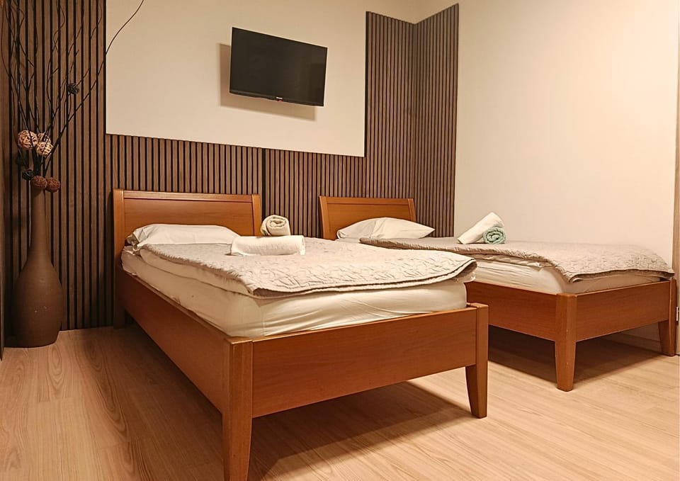 Photo of the whole room, furniture