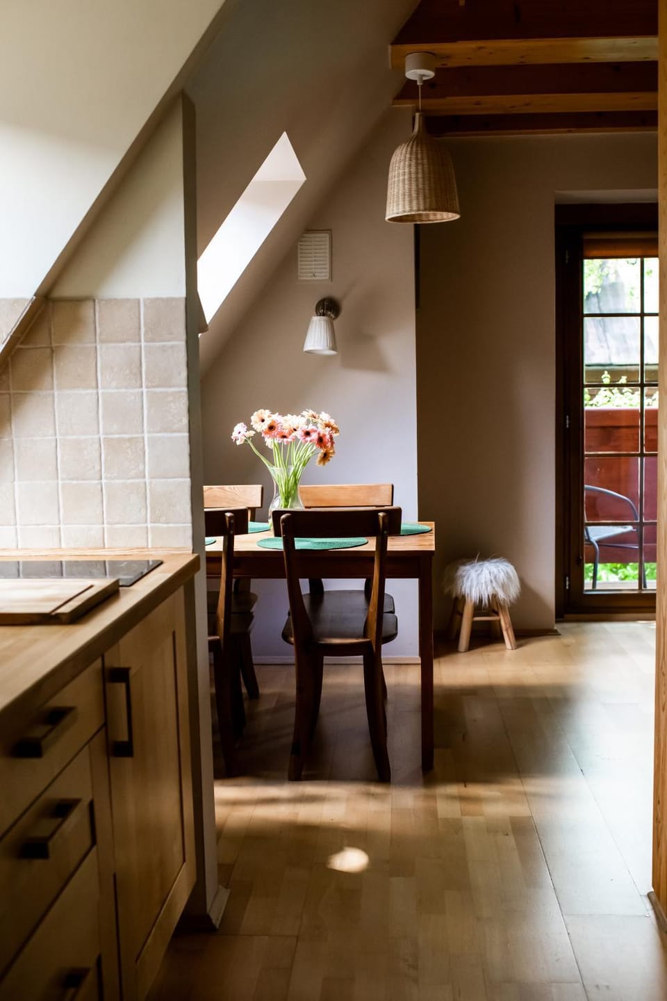 Kitchen or kitchenette, Living room