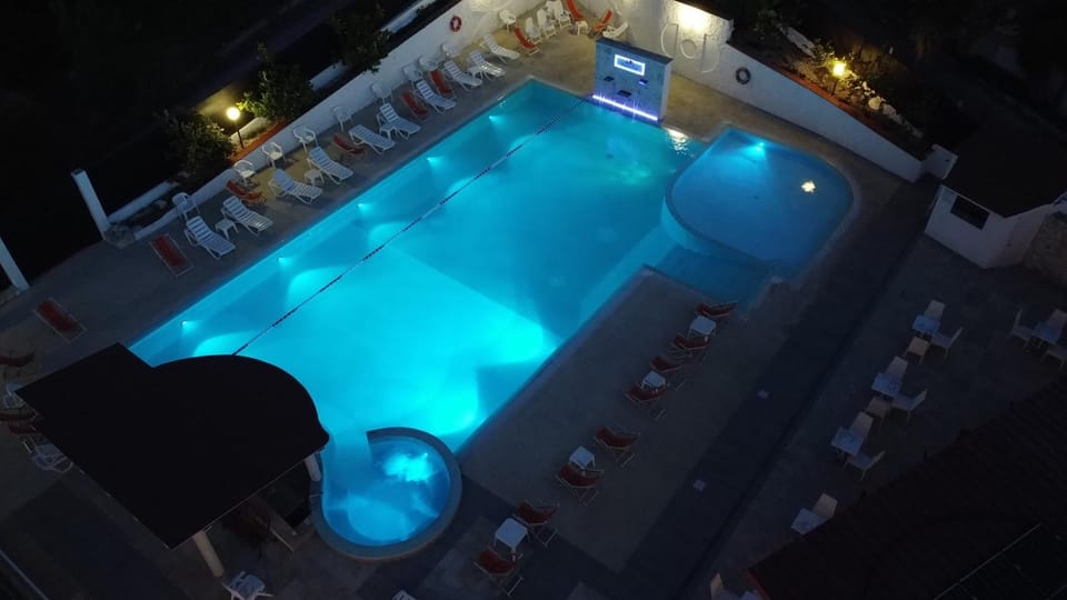 Hot Tub, Pool view, Swimming pool