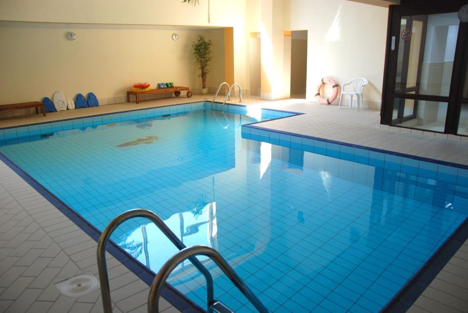 Pool view, Swimming pool, Swimming pool