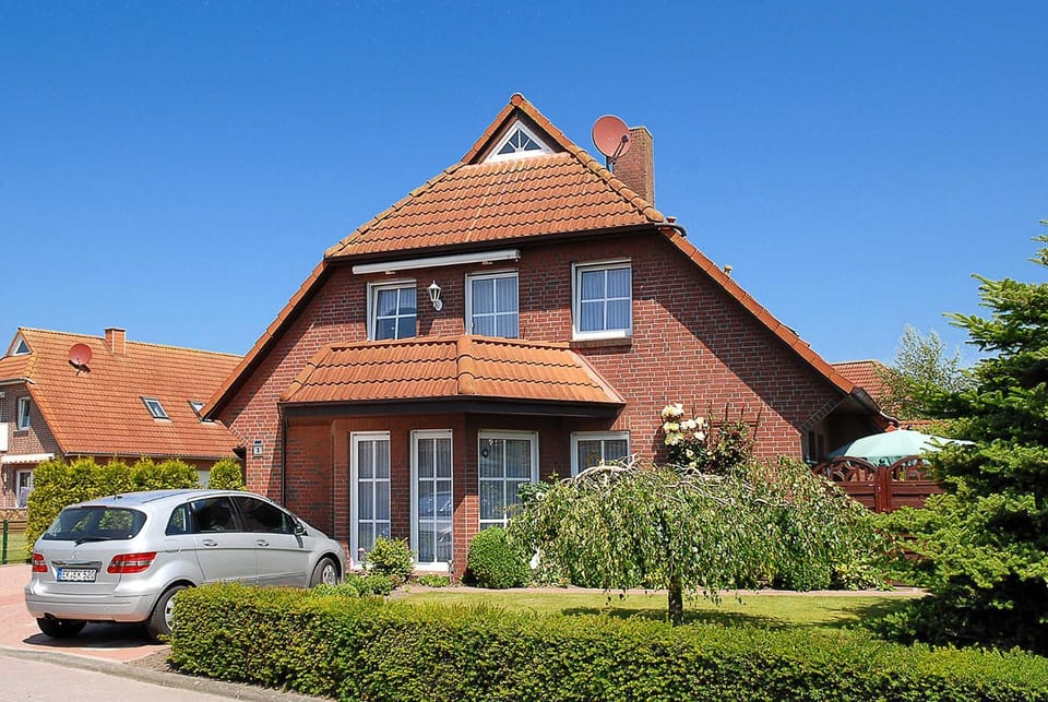 Haus _Konteradmiral Eduard Varrent Apartment in Neuharlingersiel