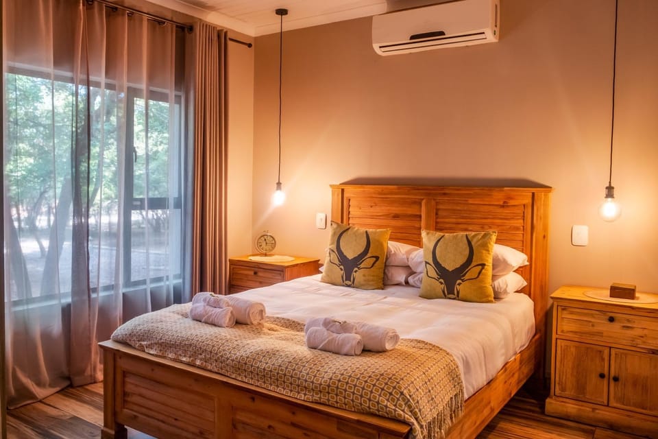 Bed, Photo of the whole room, Bedroom, Garden view, Garden view, towels, air conditioner