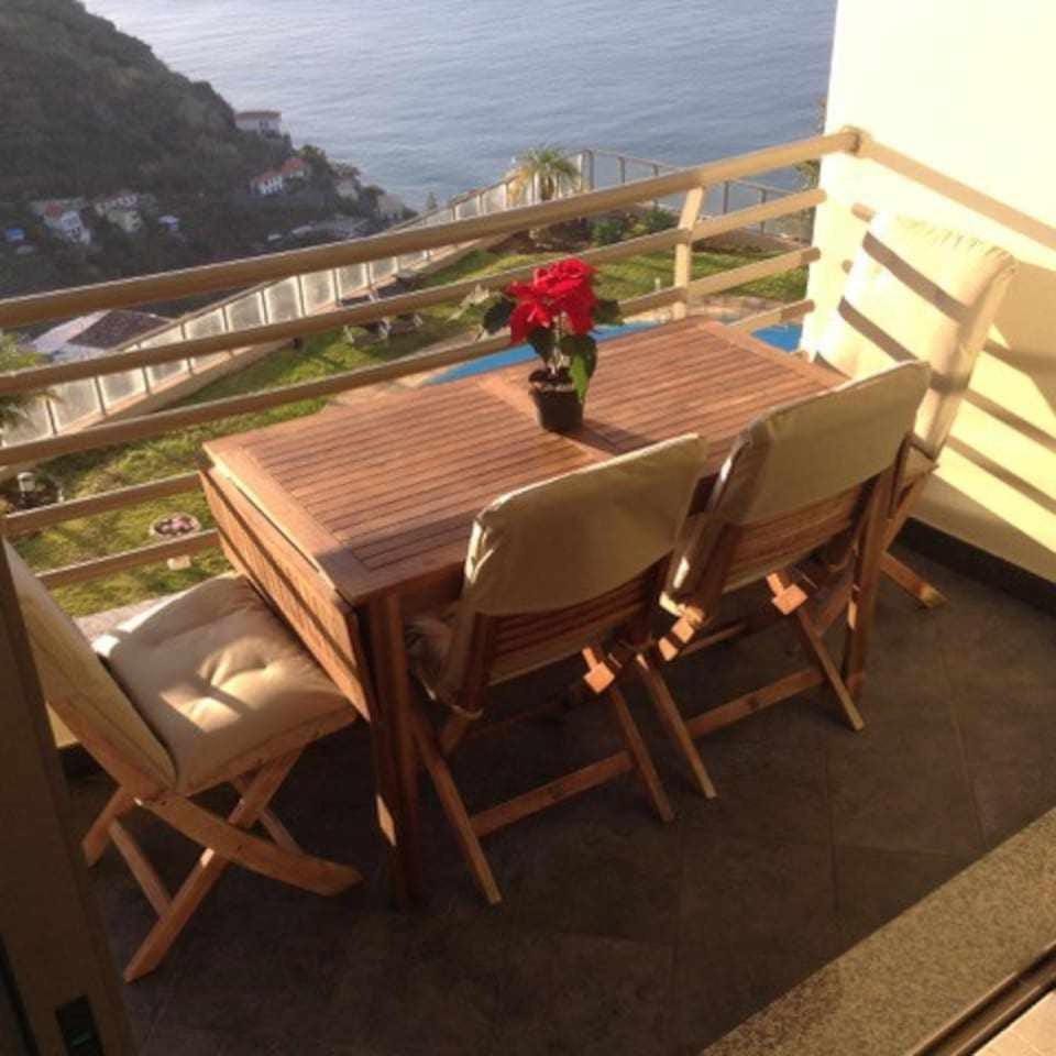 Plaza Bay Luxury Apartment with Swimming Pool Apartment in Madeira District