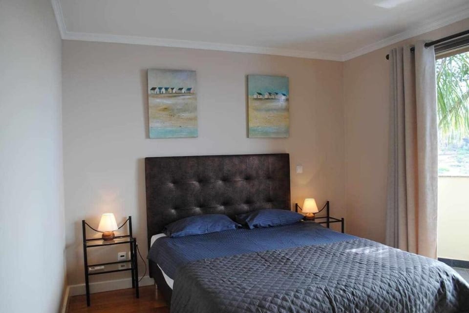 Plaza Bay Luxury Apartment with Swimming Pool Apartment in Madeira District