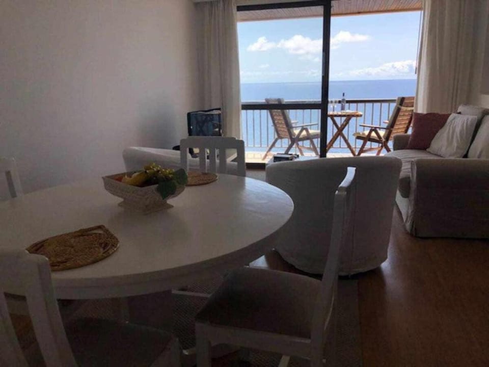 Cliff View III - Sea View + Pool + Wifi Apartment in Funchal