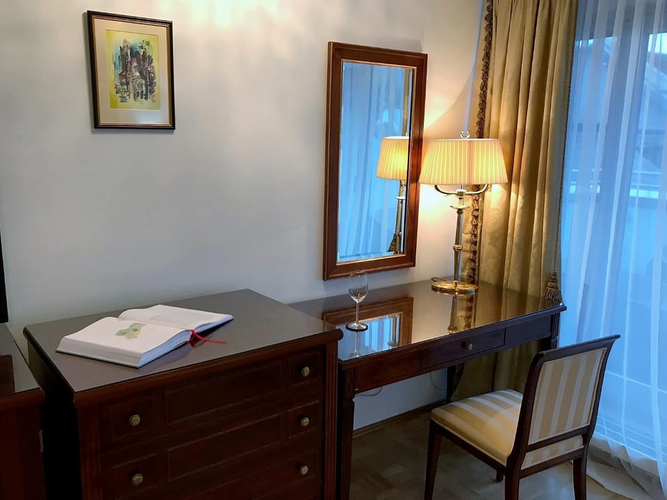 Photo of the whole room, Decorative detail, Bedroom