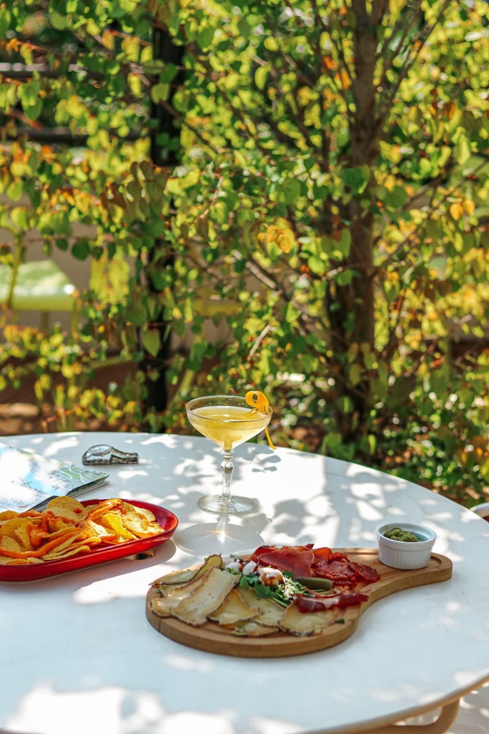 Patio, Restaurant/places to eat, Spring, Day, Food and drinks, Dining area, Food, Lunch, Dinner, Drinks, Alcoholic drinks