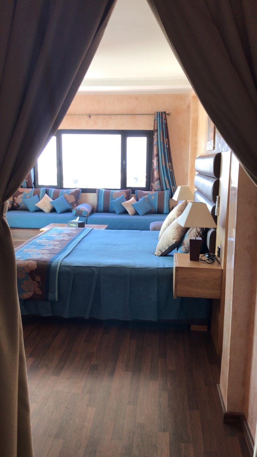 Bed, Photo of the whole room, Decorative detail, Bedroom