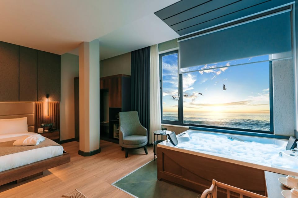 Natural landscape, Hot Tub, Bedroom