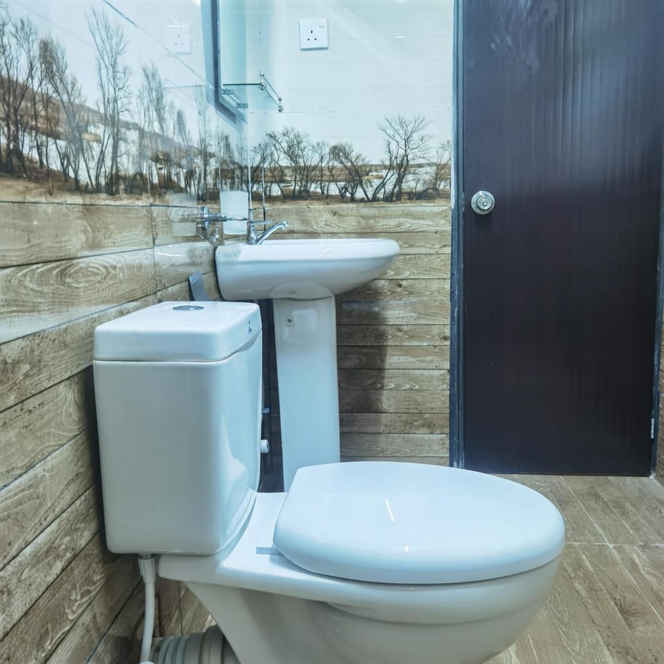 Toilet, Bathroom