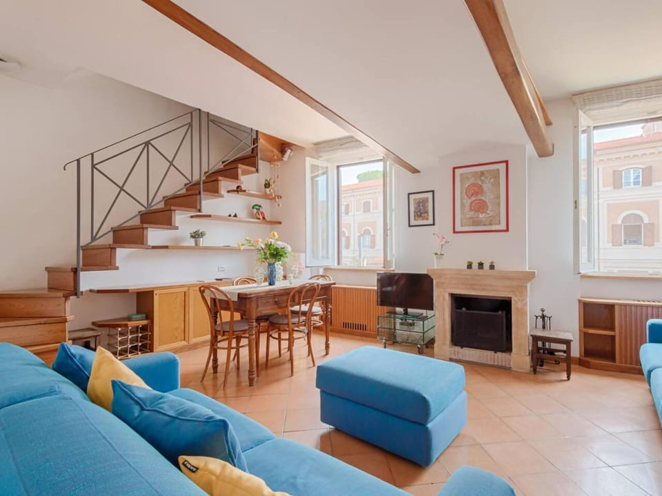 TREVI luxury with terrace Apartment in Rome