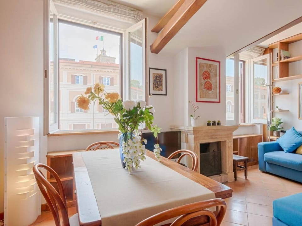 TREVI luxury with terrace Apartment in Rome