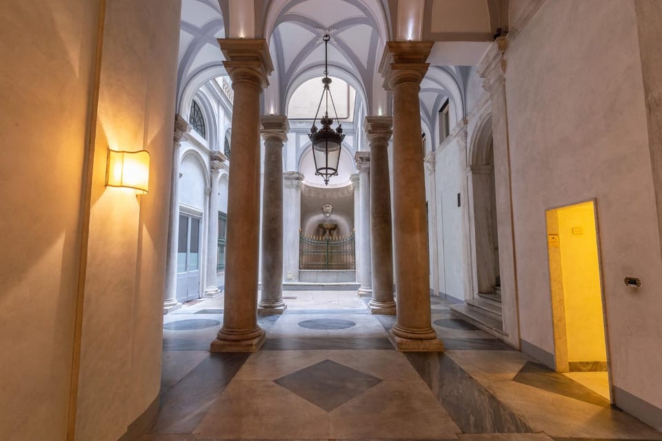 Facade/entrance