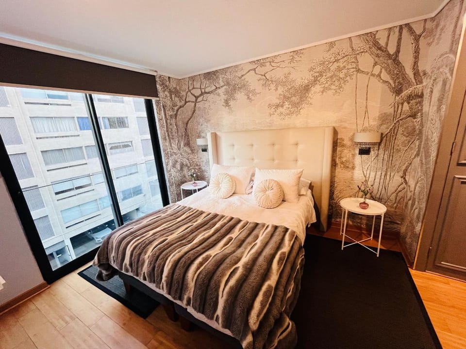 Exclusivo y seguro Departamento en El GOLF Apartment in Providencia