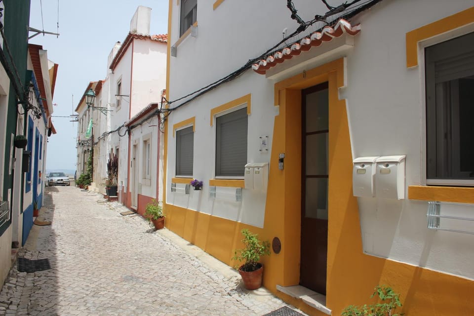 Property building, Day, Neighbourhood, Street view