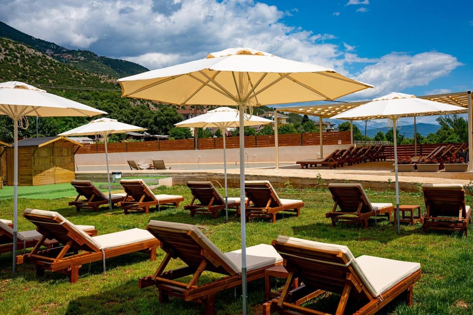 Swimming pool, sunbed