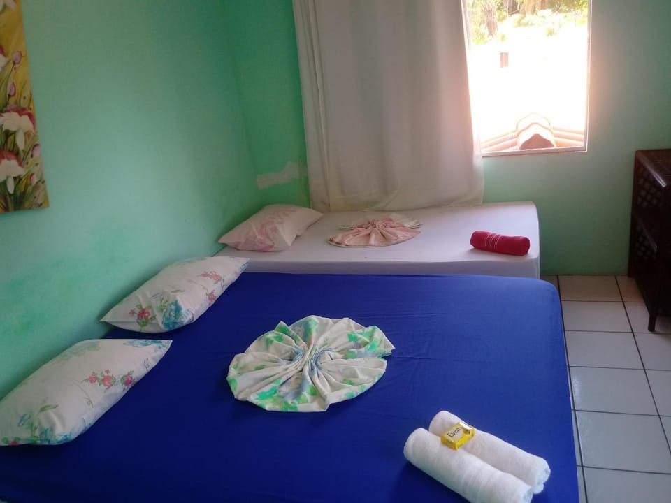 Photo of the whole room, Bedroom, towels