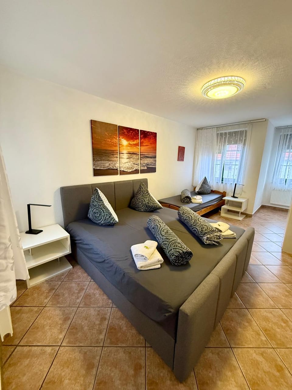 Bed, Bedroom, internet, internet, towels, towels