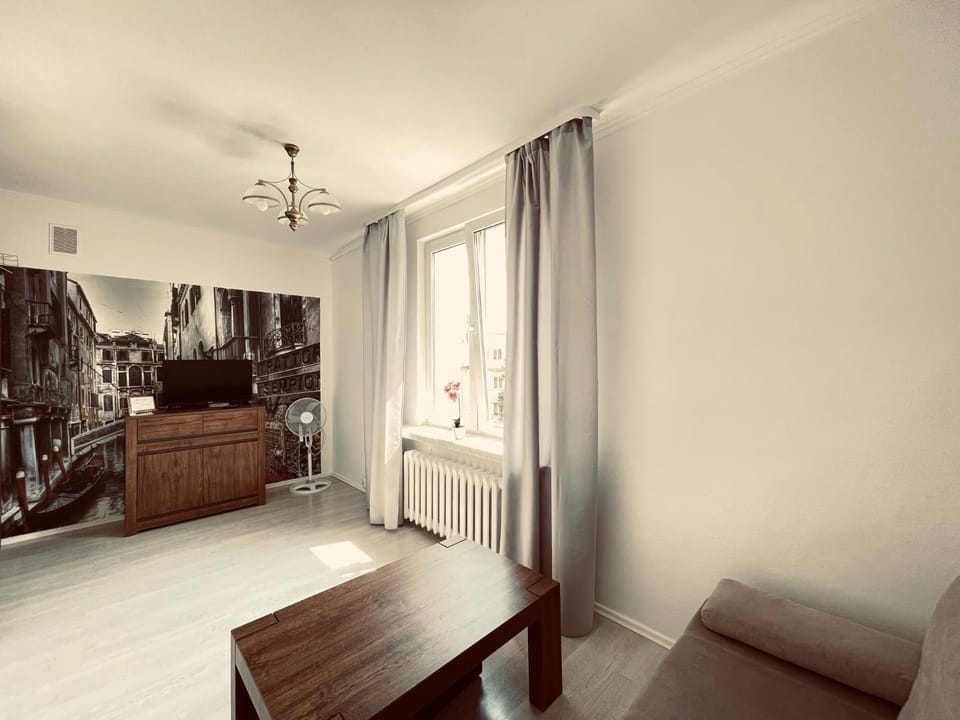 EASY RENT- Lublin Chopina CityCentre Free Parking 24h Check-in Apartment in Masovian Voivodeship