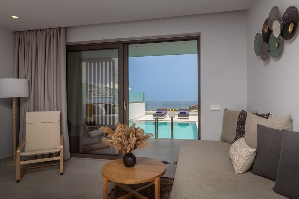 Decorative detail, Seating area, Pool view, Swimming pool, sunbed