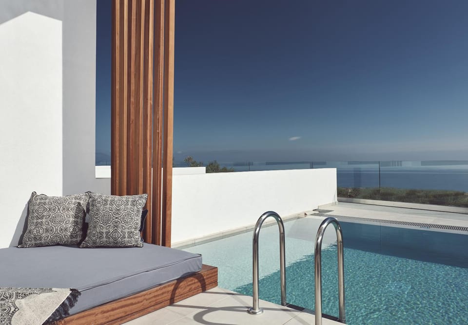 Day, View (from property/room), Balcony/Terrace, Decorative detail, Seating area, Pool view, Sea view, Swimming pool, sunbed