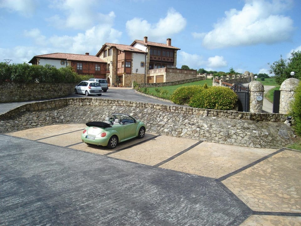 Property building, Day