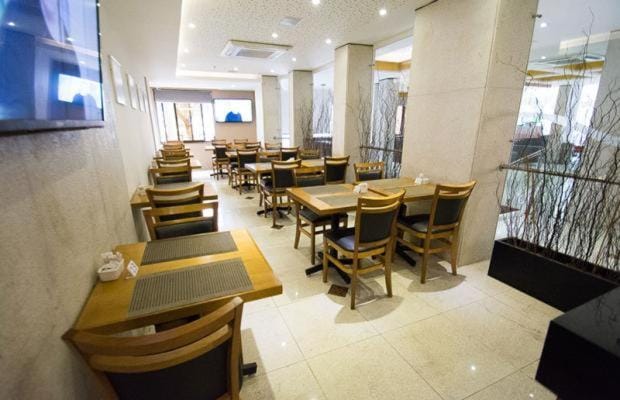 Restaurant/places to eat, Meals, Buffet breakfast, Lunch, Dinner