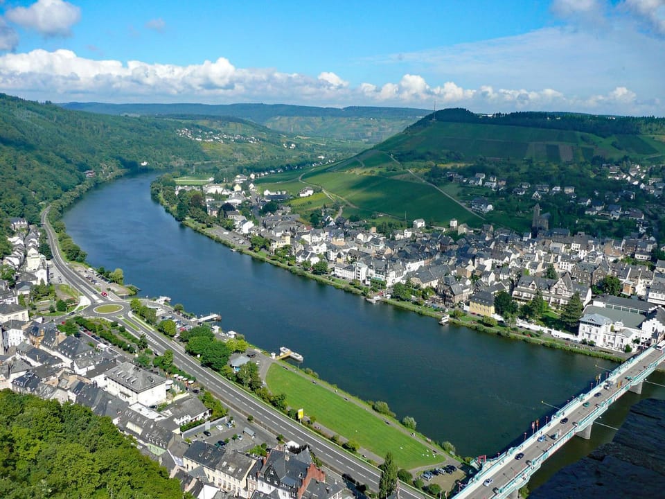 Bird's eye view, River view