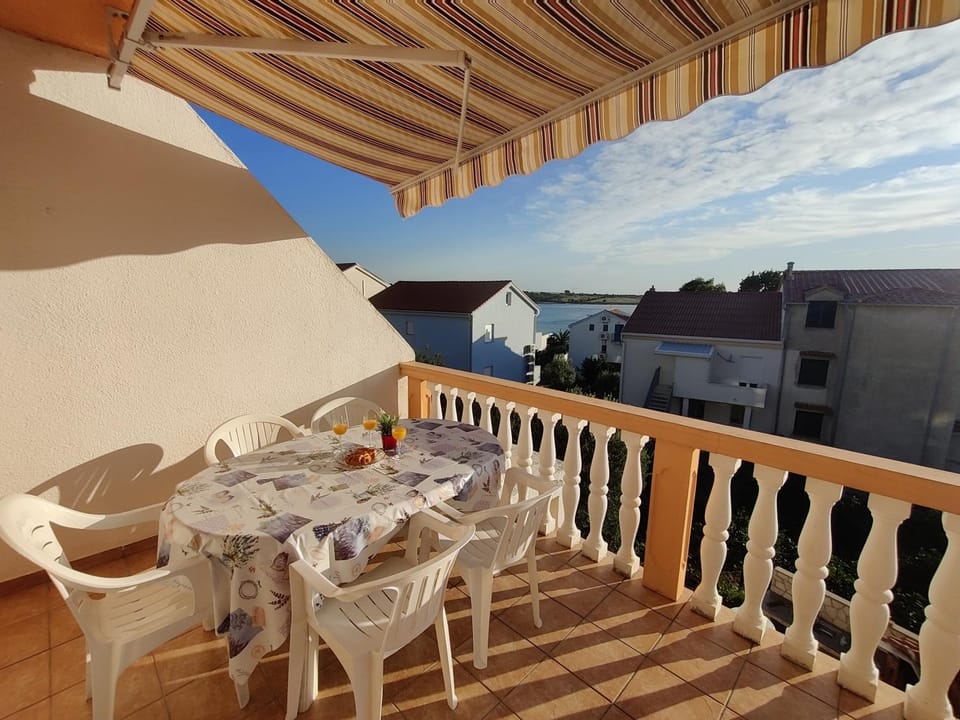 View (from property/room), Balcony/Terrace