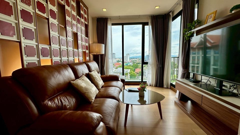 Communal lounge/ TV room, TV and multimedia, Living room, Seating area