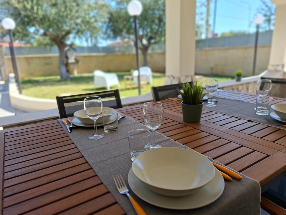 Patio, Dining area