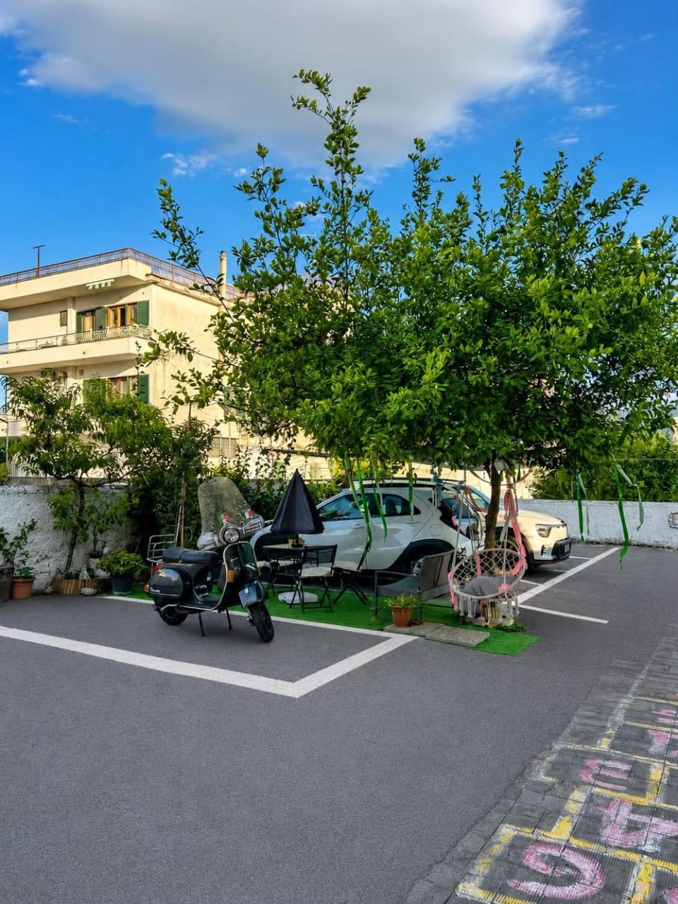 Garden, Parking