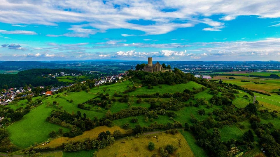 Property building, Restaurant/places to eat, Day, Neighbourhood, Natural landscape, Summer, On site