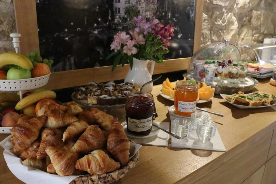 Breakfast, Buffet breakfast