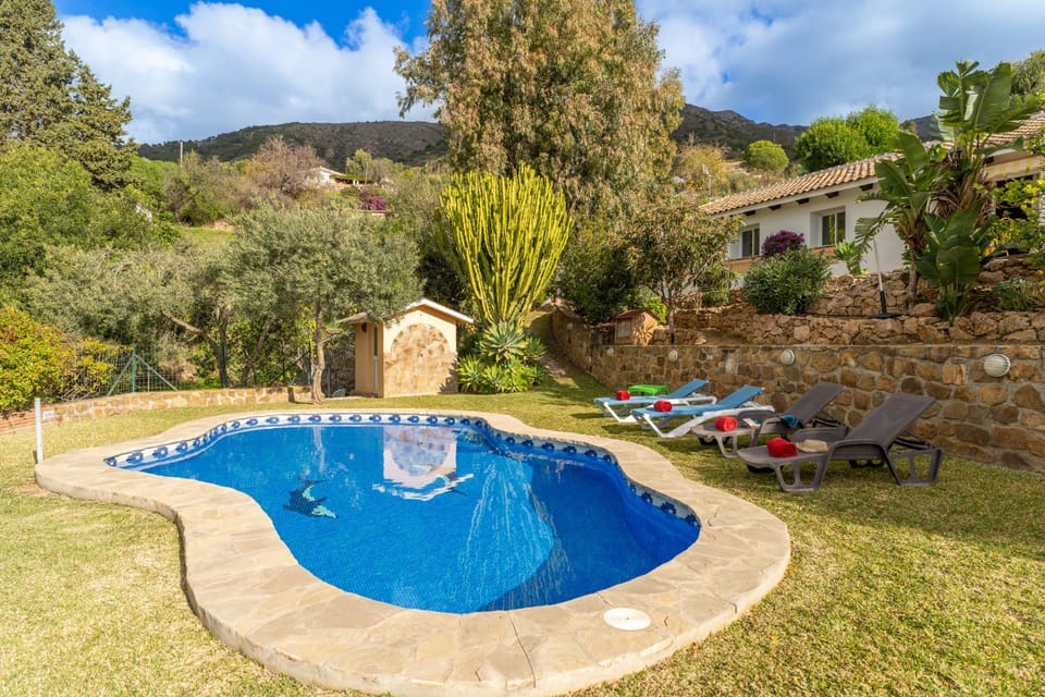 Casitas Select - Villa Abajo in Mijas Villa in Valle del Guadalhorce