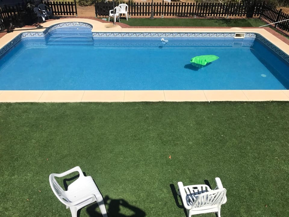 Swimming pool, Swimming pool