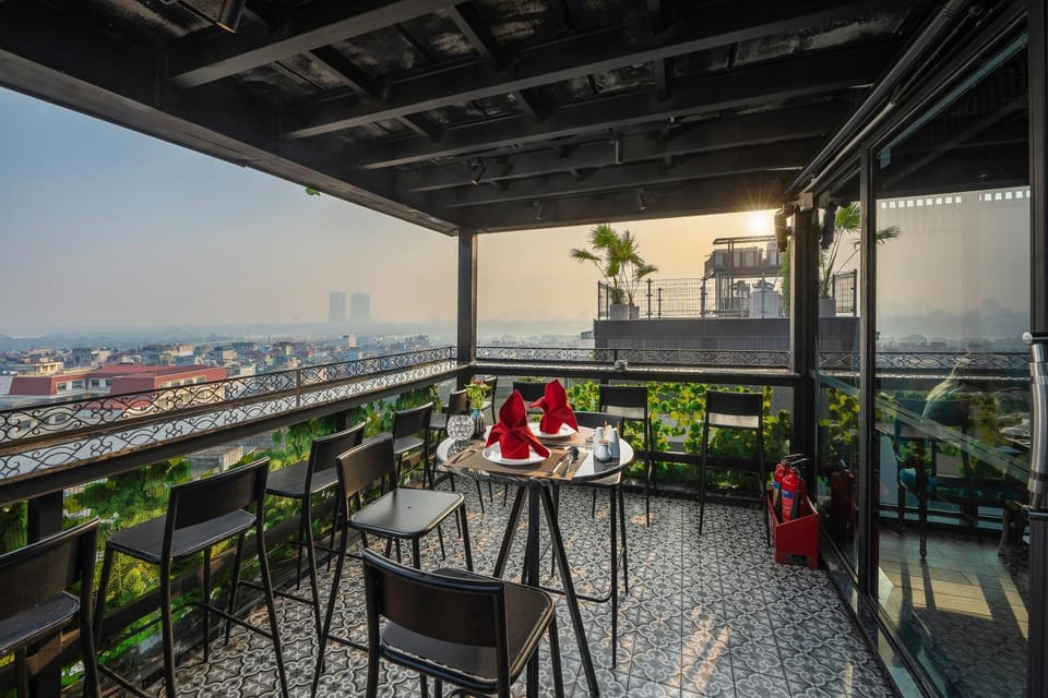 Restaurant/places to eat, Seating area