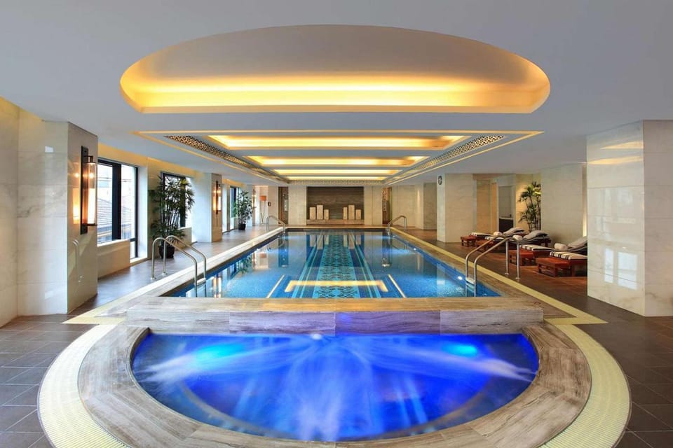 Fitness centre/facilities, Pool view, Swimming pool