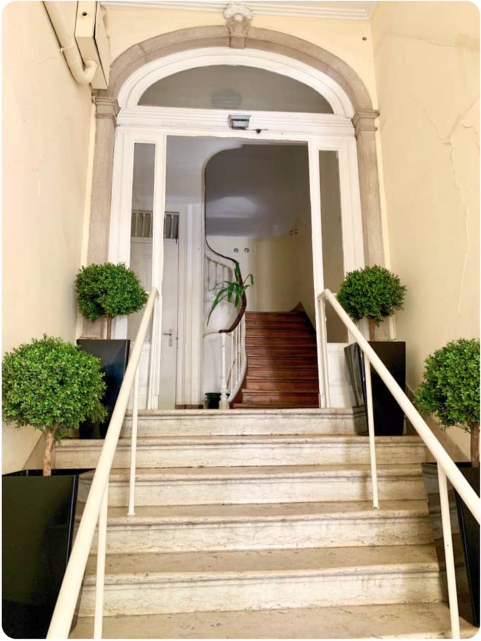 Facade/entrance