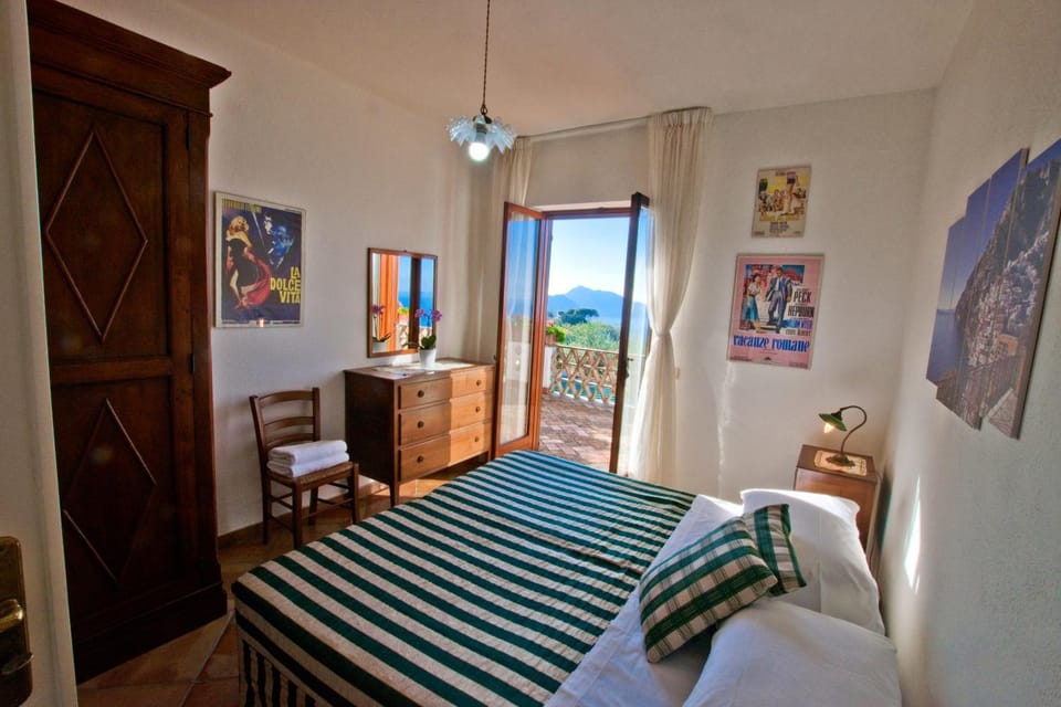 Bed, Bedroom, Sea view