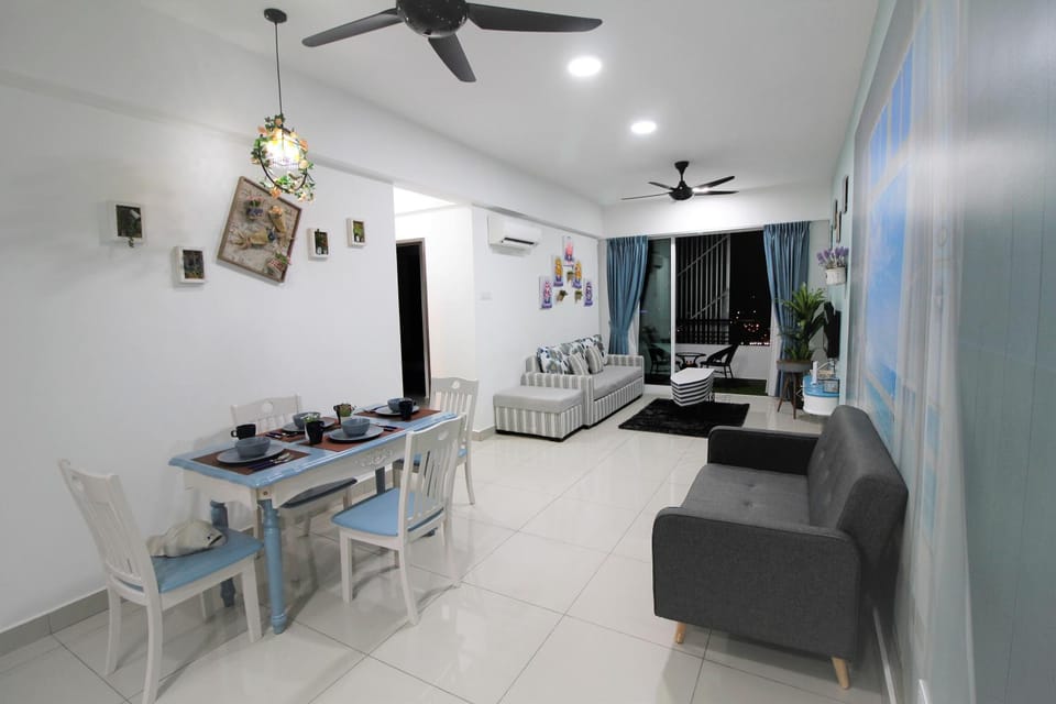 TV and multimedia, Balcony/Terrace, Living room, Seating area, Dining area