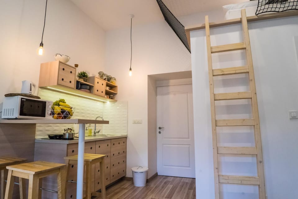 Kitchen or kitchenette, Dining area, bunk bed