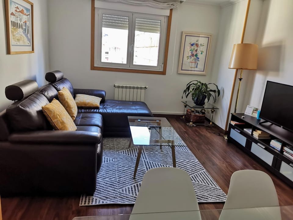 TV and multimedia, Living room, Evening entertainment