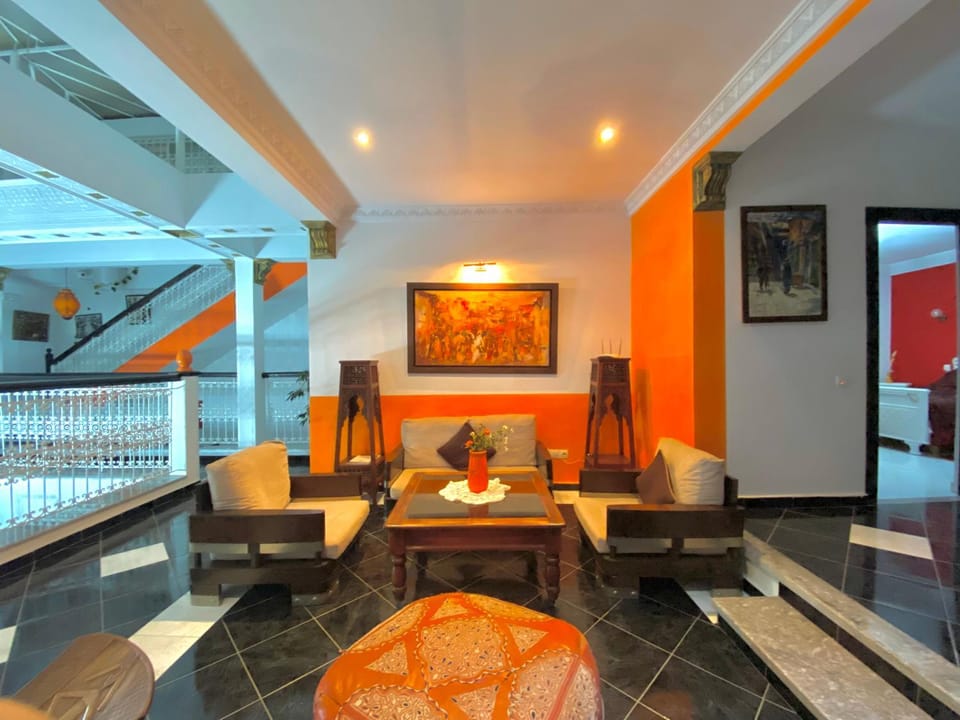Living room, Seating area
