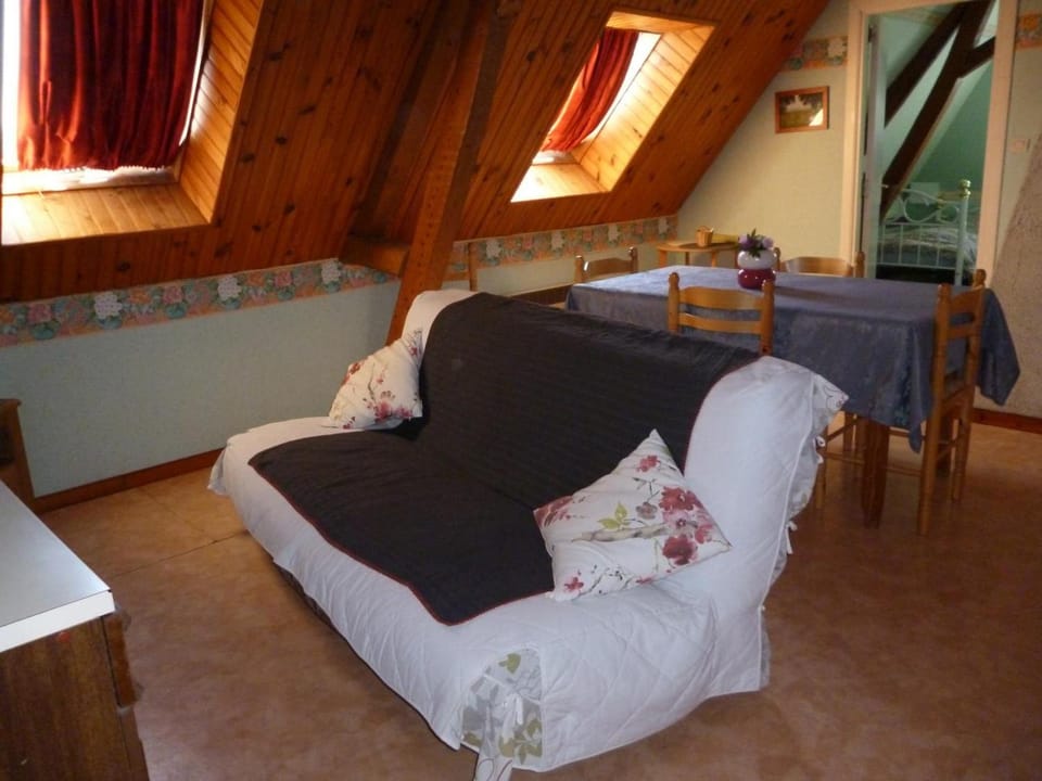 Charmant appartement à la ferme, 2 chambres, Wi-Fi, proche Auxi-le-Château - FR-1-376-28 House in Hauts-de-France
